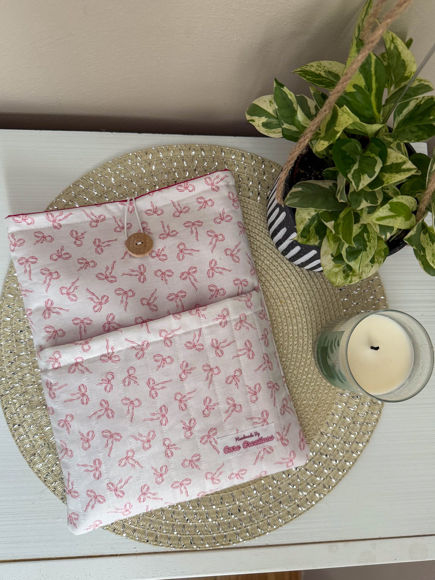 Coquette Bow Print Book & iPad Sleeve