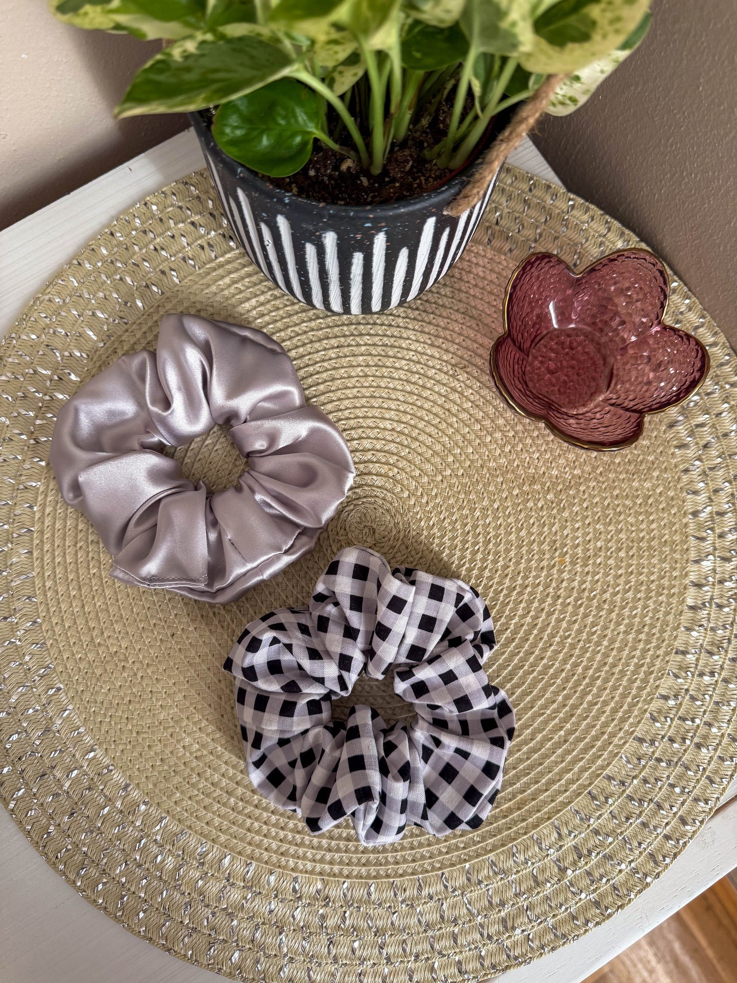Grid & Glow Scrunchie Set